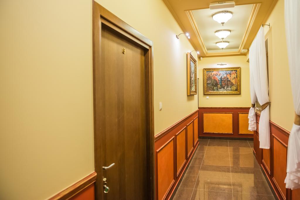 克雷尼察 Victoria Cechini酒店 外观 照片
